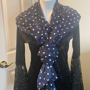 Susan Graver scarve blue with whit polka dots